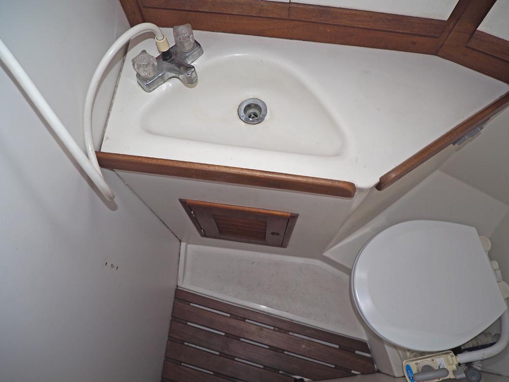 Cabin en avant, H&eacute;bergements
